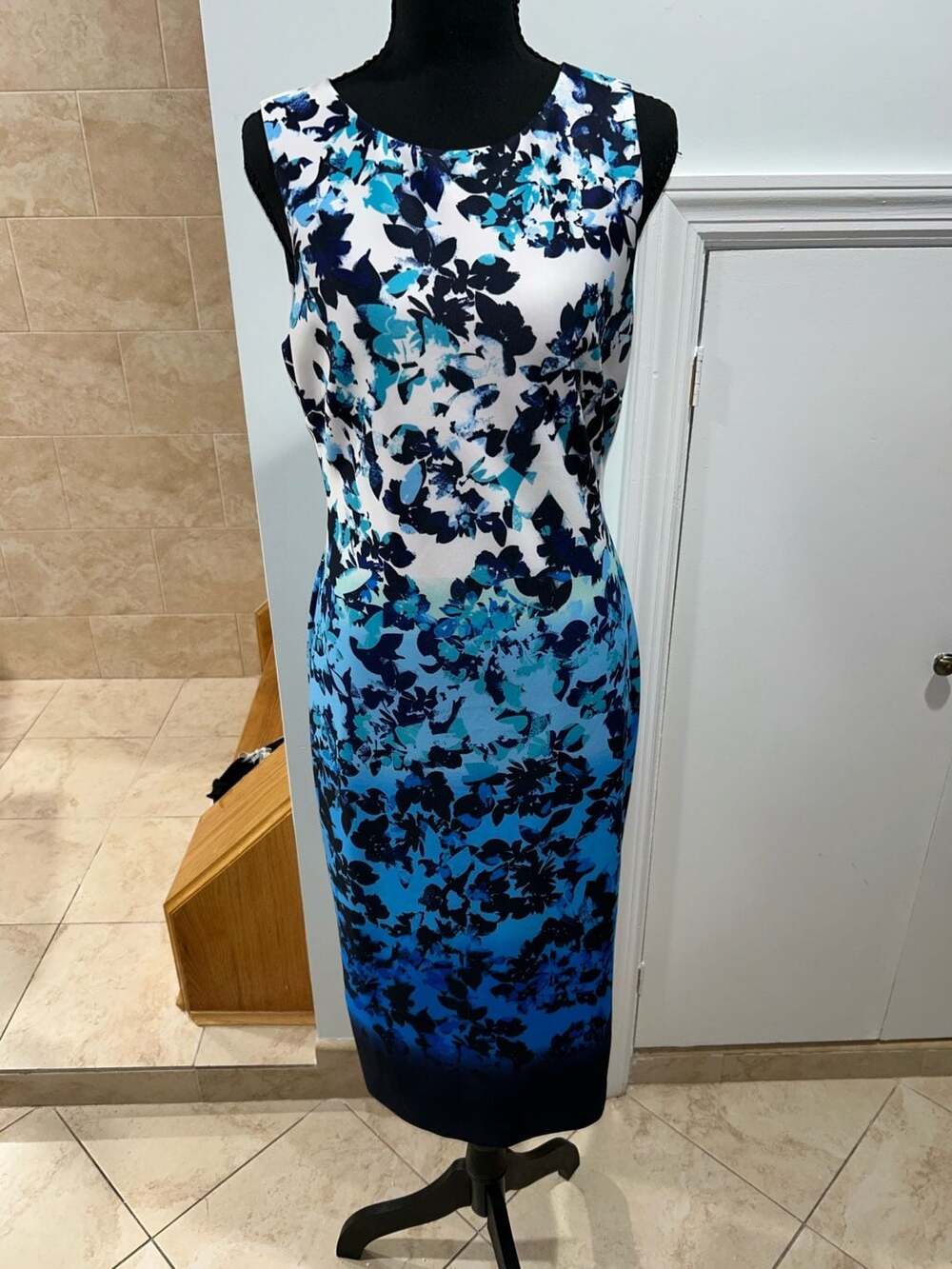 Vince Camuto Blue White Floral Ombre Sleeveless Sheath Midi Dress Size 10